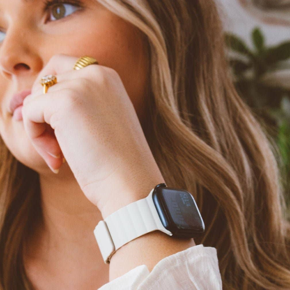 Warm White Magnetic Apple Watch Band (Fits 38/40/41mm) – The